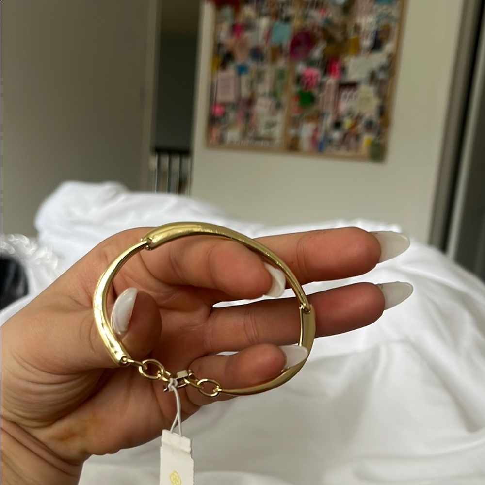 Elegant Gold Bracelet